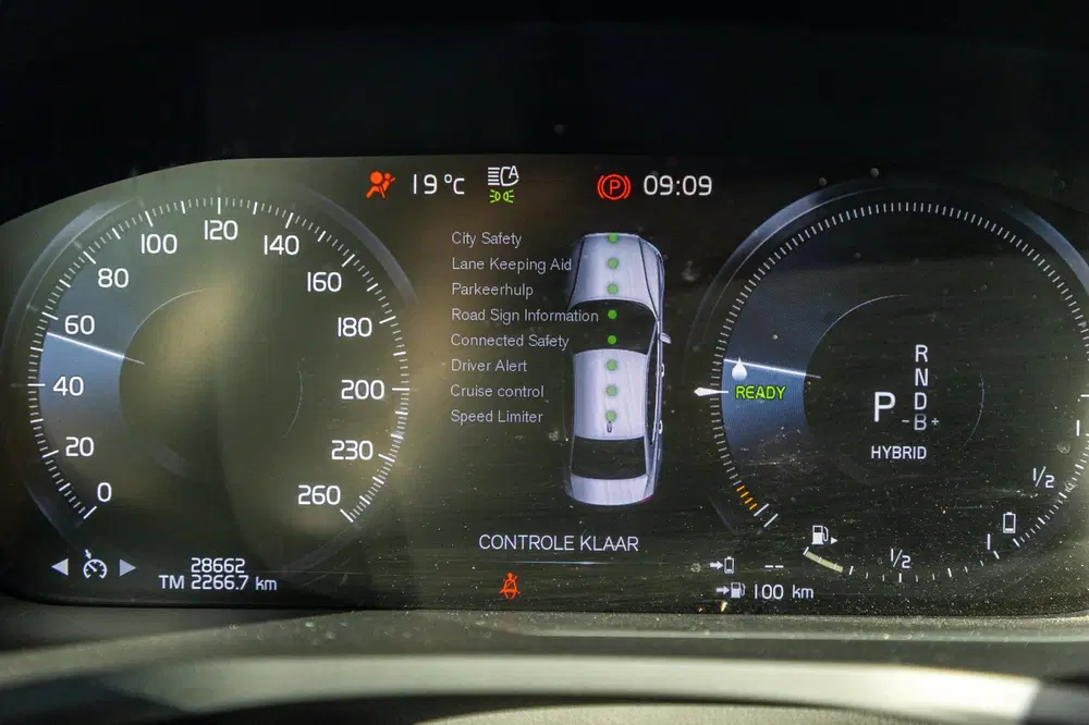 Volvo S60 2.0 Recharge T6 AWD R-Design 20inch I Maxt uit 2021, foto 7
