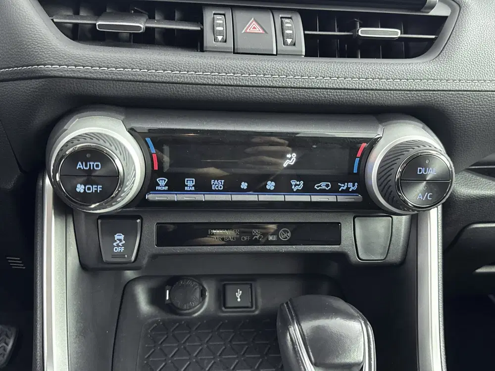 Toyota RAV 4 2.5 Hybrid Active Luxury uit 2020, foto 8