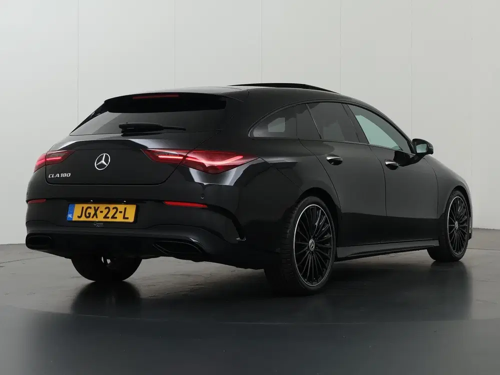 Mercedes-Benz CLA 180 Business Solutio uit 2025, foto 2