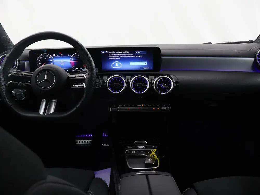 Mercedes-Benz CLA 180 Business Solutio uit 2025, foto 8
