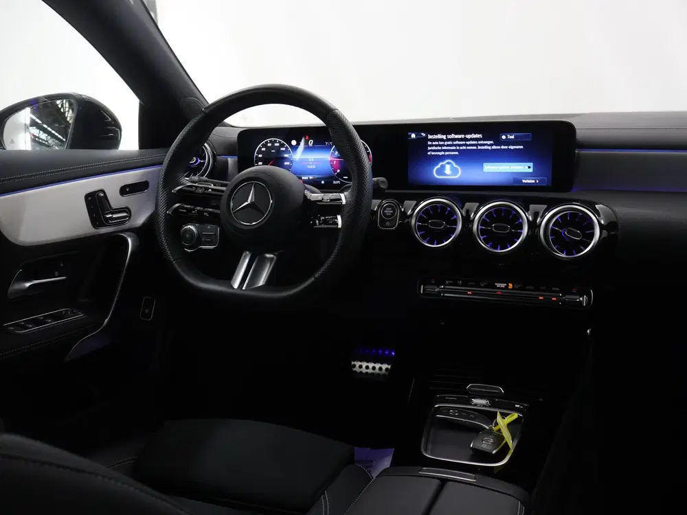 Mercedes-Benz CLA 180 Business Solutio uit 2025, foto 9