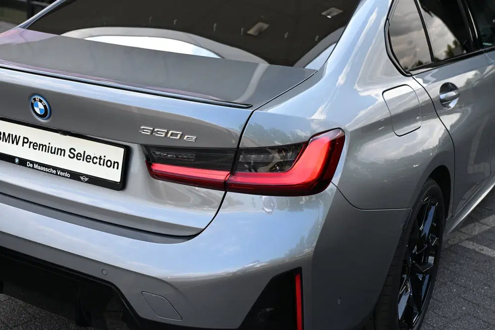 BMW 3-serie 330e M Sport Automaat uit 2025, foto 12