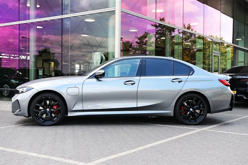 BMW 3-serie 330e M Sport Automaat uit 2025, foto 5