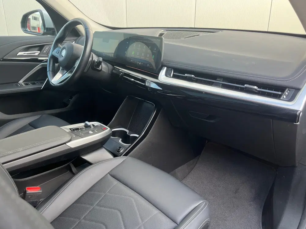 BMW X1 xDrive25e Panorama dak uit 2024, foto 10