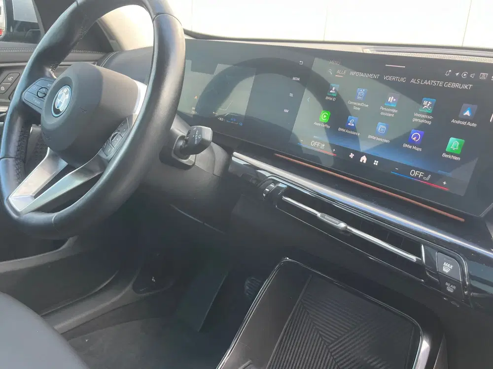 BMW X1 xDrive25e Panorama dak uit 2024, foto 11