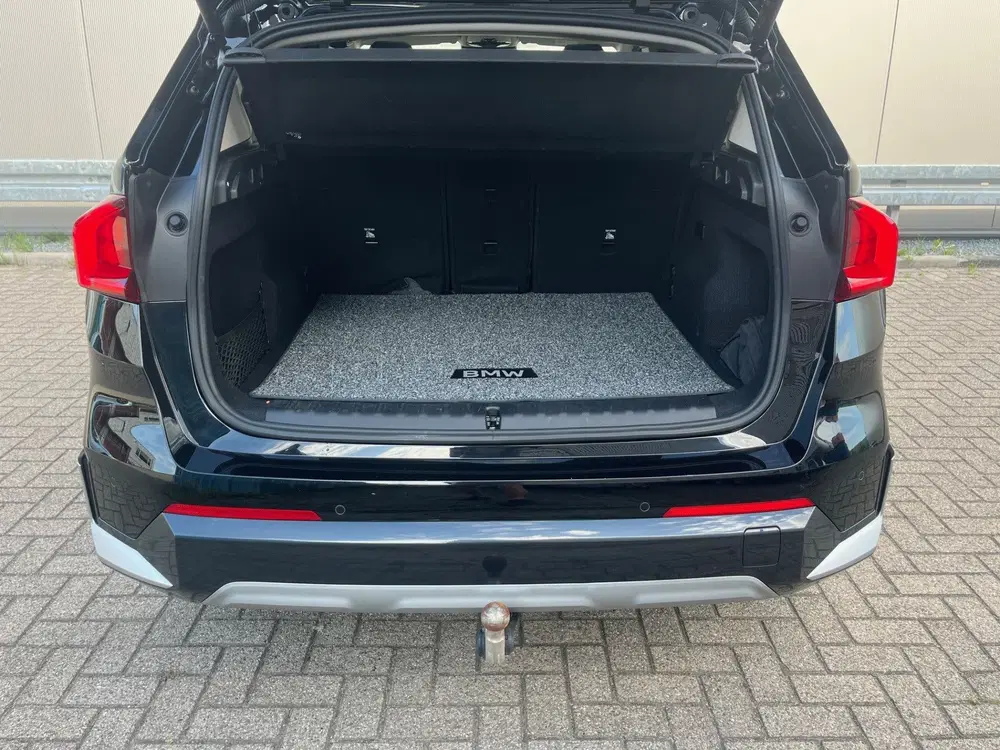 BMW X1 xDrive25e Panorama dak uit 2024, foto 15