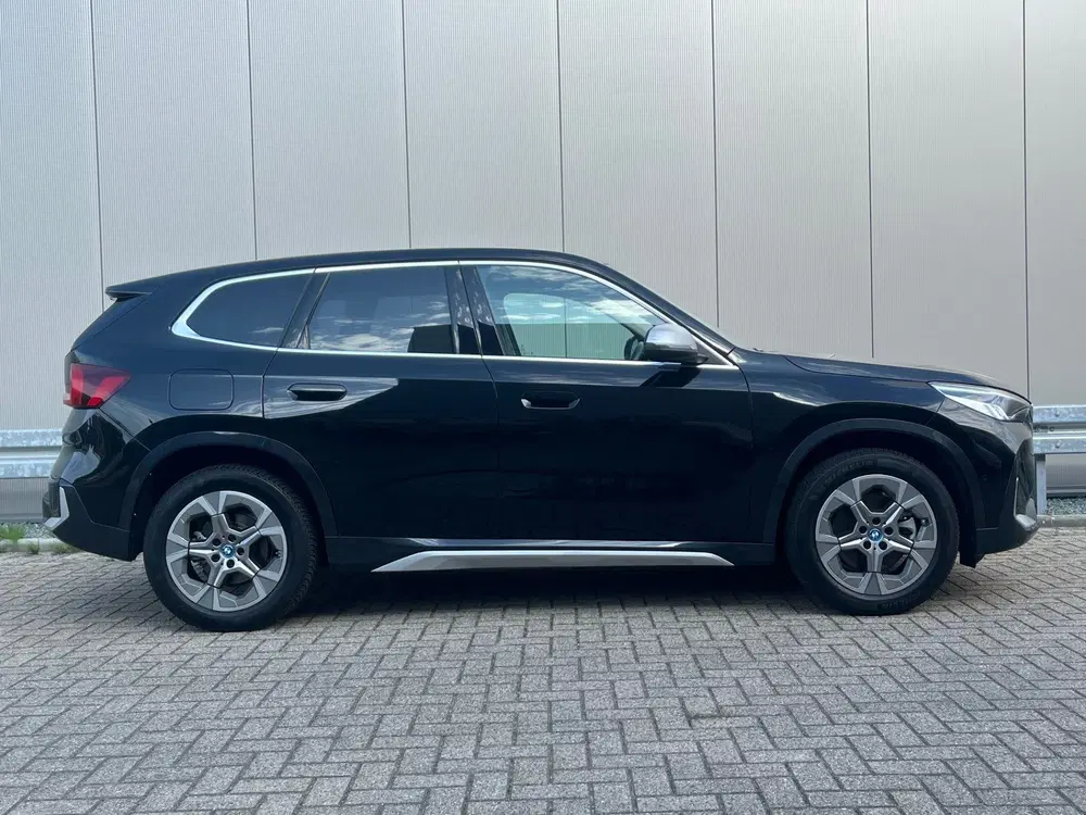 BMW X1 xDrive25e Panorama dak uit 2024, foto 6
