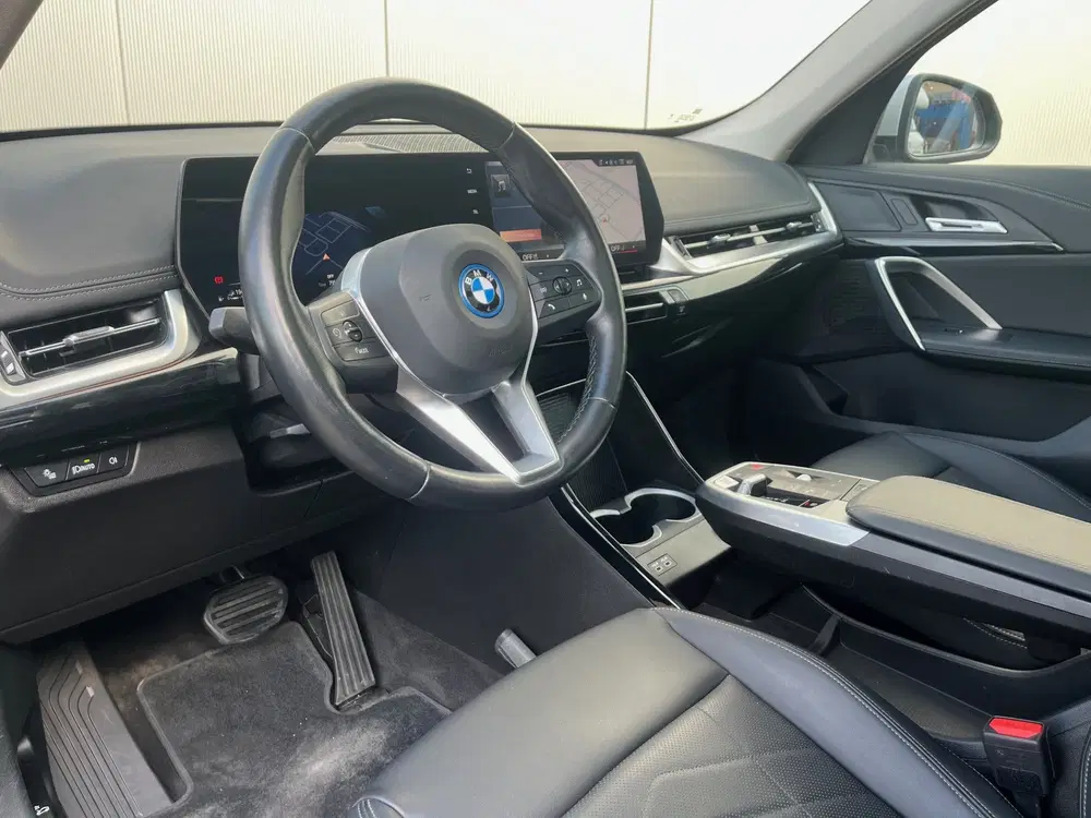 BMW X1 xDrive25e Panorama dak uit 2024, foto 9