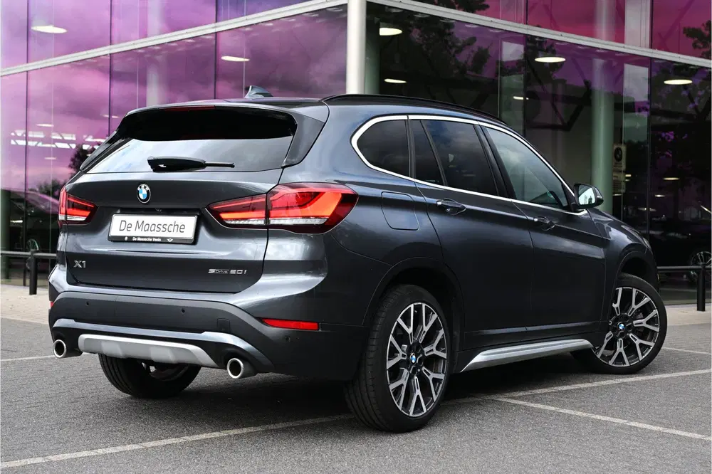 BMW X1 sDrive20i xLine Automaat uit 2019, foto 2