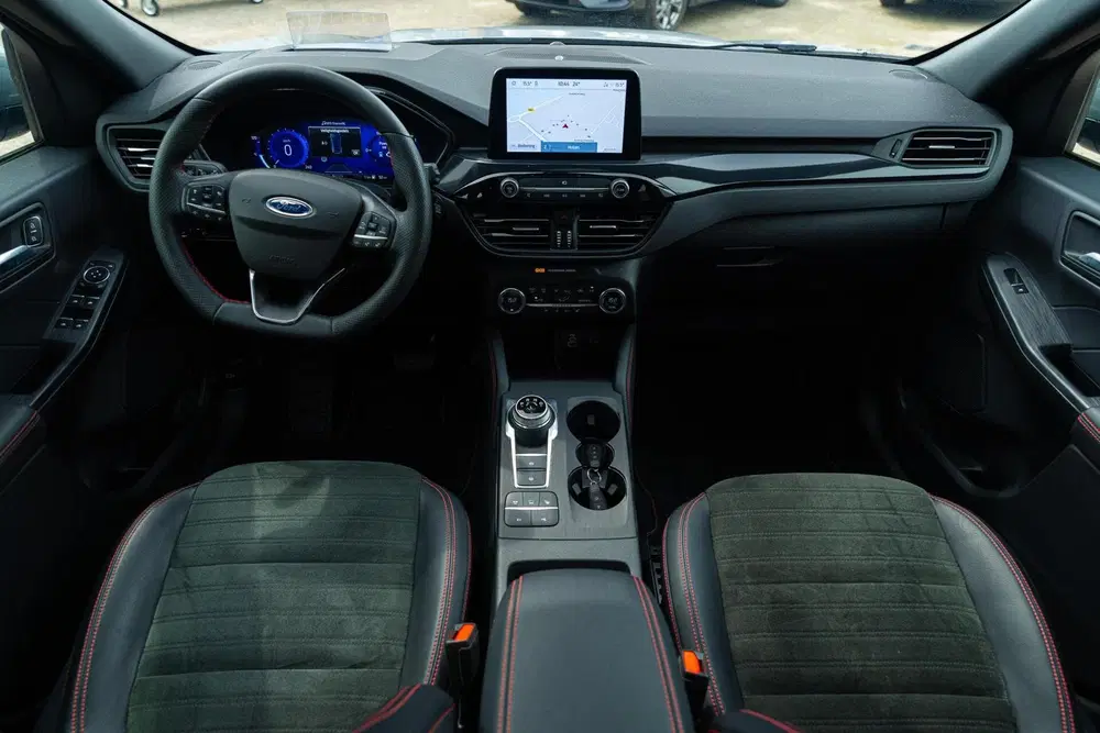 Ford Kuga 2.5 PHEV ST-Line X PANO TREKHAAK ADAPTIVE uit 2023, foto 4