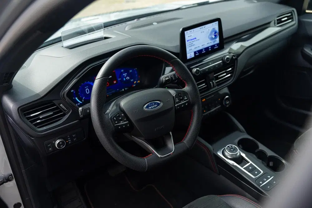 Ford Kuga 2.5 PHEV ST-Line X PANO TREKHAAK ADAPTIVE uit 2023, foto 5