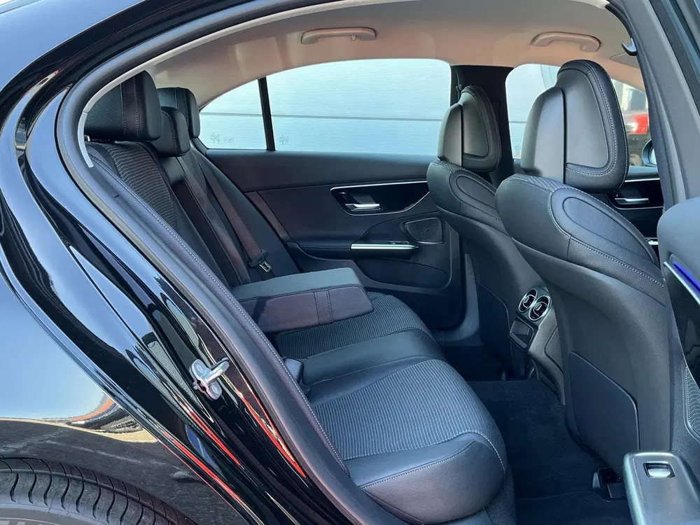 Mercedes-Benz C-Klasse 300 e Business Line uit 2025, foto 13