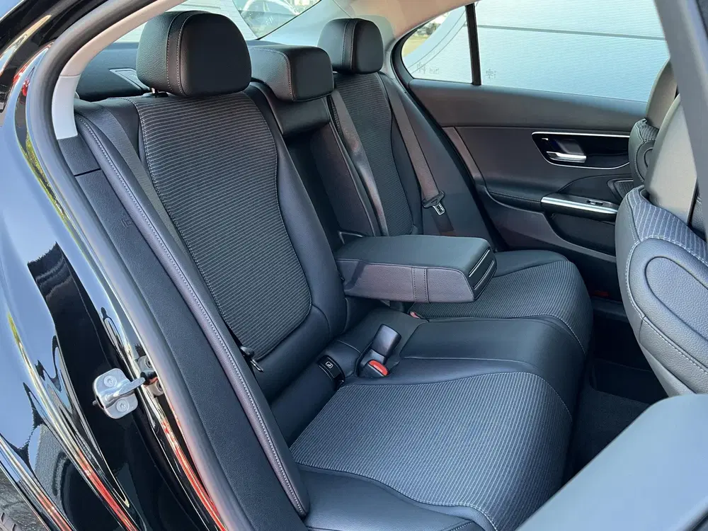 Mercedes-Benz C-Klasse 300 e Business Line uit 2025, foto 14