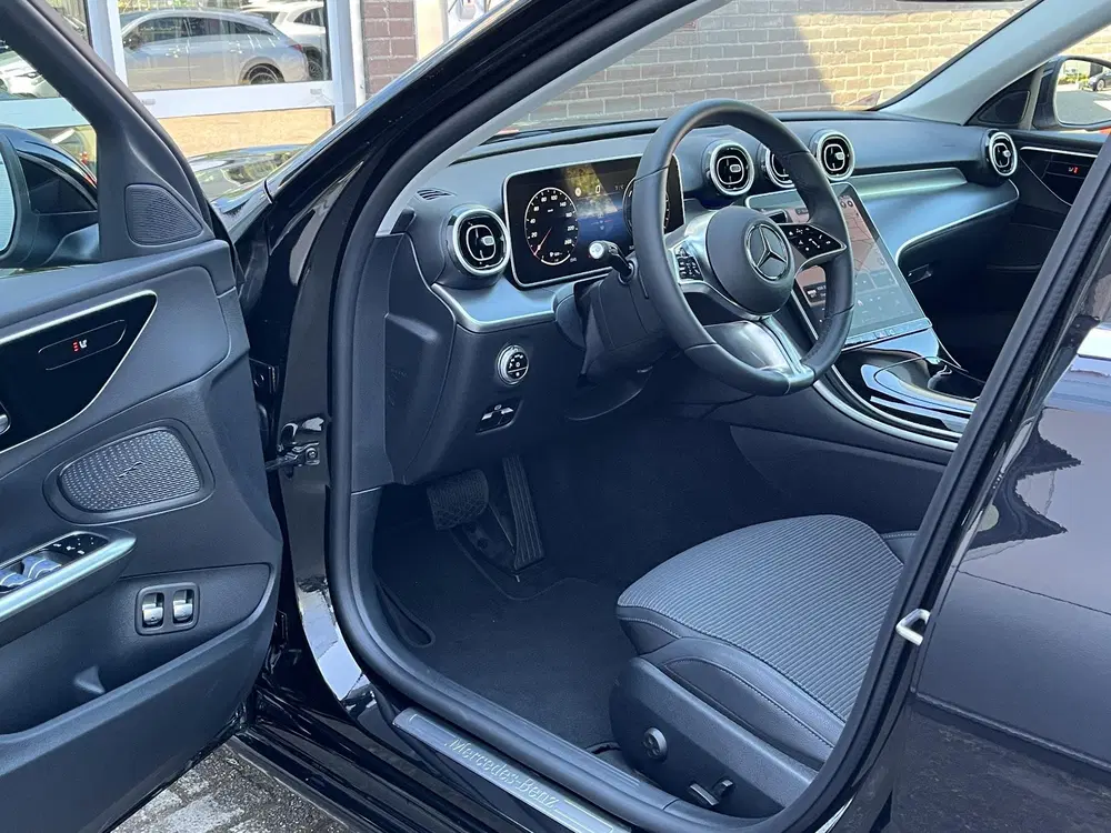 Mercedes-Benz C-Klasse 300 e Business Line uit 2025, foto 6