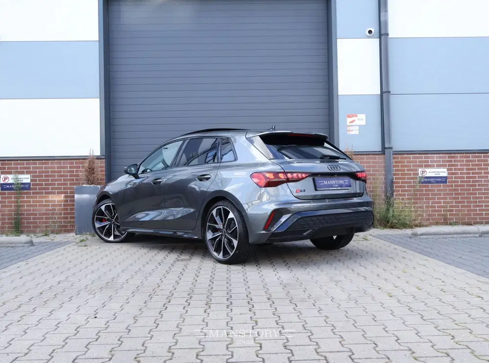 Audi A3 35 TFSI 3xS-Line uit 2024, foto 3