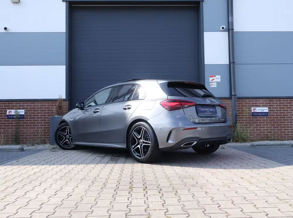 Mercedes-Benz A-Klasse 220 4MATIC AMG Line uit 2023, foto 3
