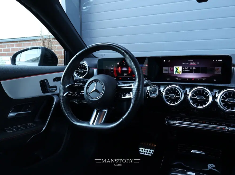 Mercedes-Benz A-Klasse 220 4MATIC AMG Line uit 2023, foto 8