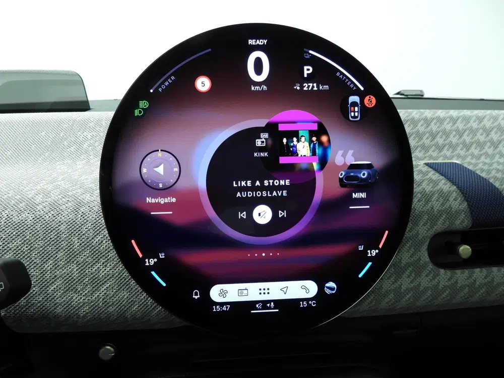 Mini Cooper SE Cooper SE Favoured M 54.2 kWh Panoramadak uit 2026, foto 12