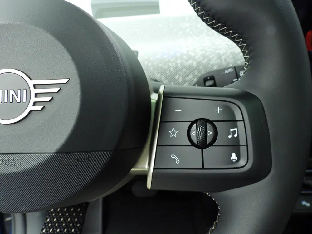 Mini Cooper SE Cooper SE Favoured M 54.2 kWh Panoramadak uit 2026, foto 15