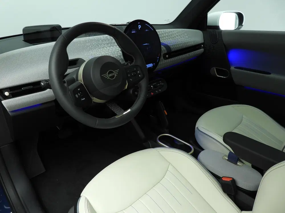 Mini Cooper SE Cooper SE Favoured M 54.2 kWh Panoramadak uit 2026, foto 6