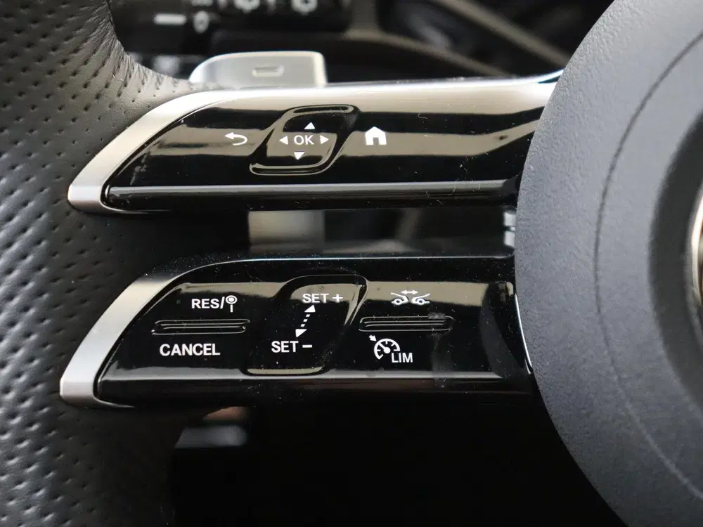 Mercedes-Benz E-Klasse 300 e Sport Edition uit 2025, foto 13