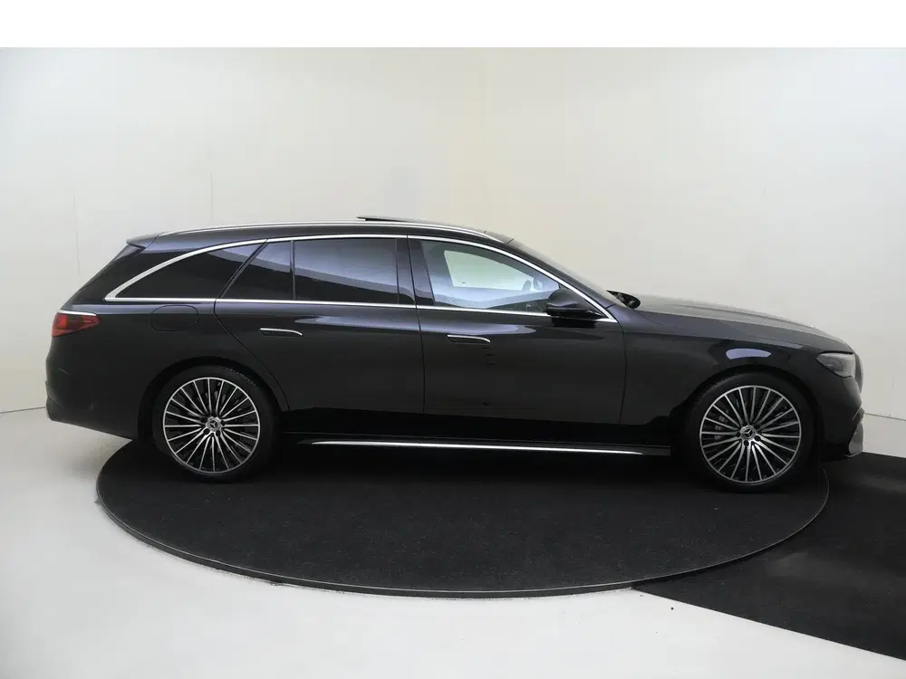 Mercedes-Benz E-Klasse 300 e Sport Edition uit 2025, foto 9
