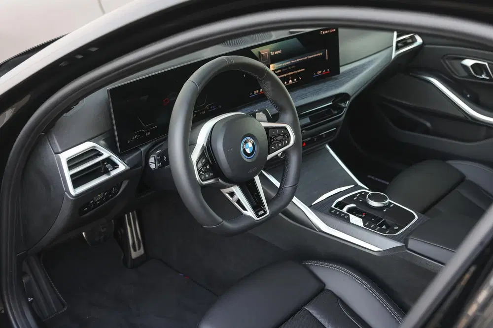 BMW 3-serie 330e High Executive M Sport Automaat uit 2026, foto 13