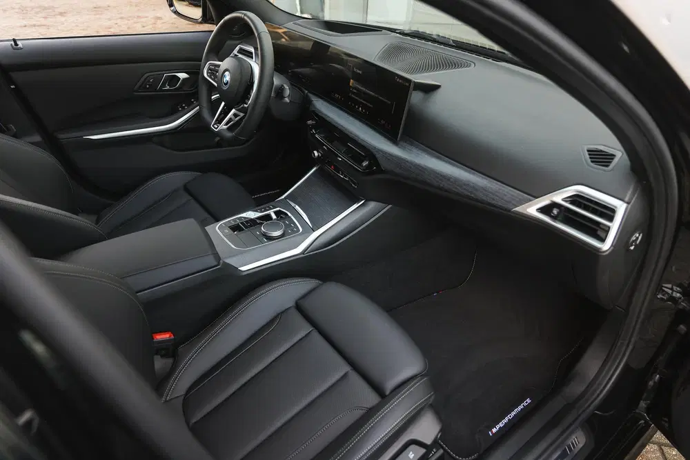 BMW 3-serie 330e High Executive M Sport Automaat uit 2026, foto 14