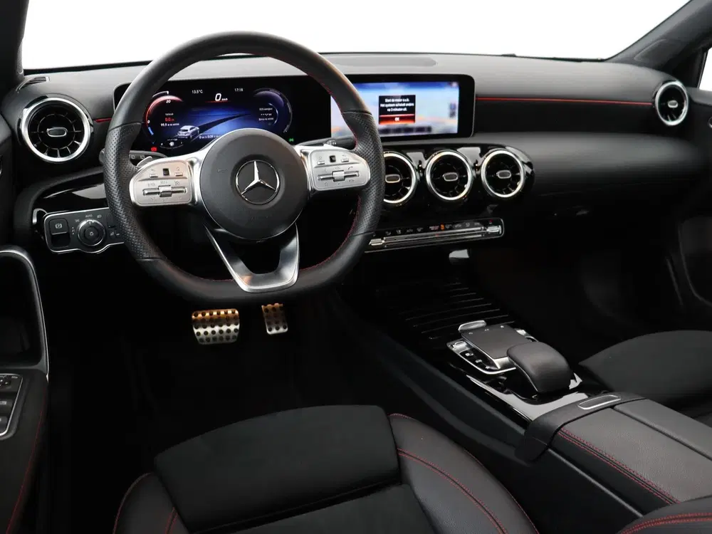 Mercedes-Benz A-Klasse 180 Business Solution AMG Night Upgra uit 2019, foto 6