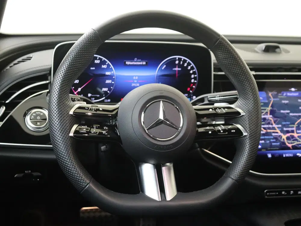 Mercedes-Benz E-Klasse 300 e Sport Edition uit 2025, foto 15