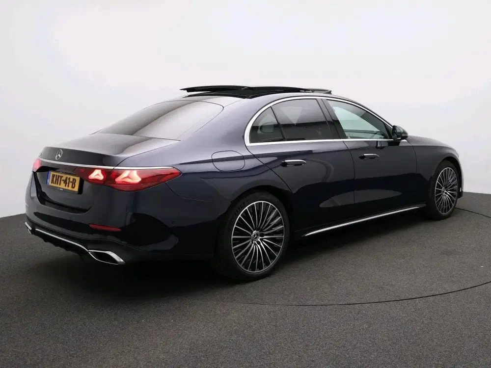 Mercedes-Benz E-Klasse 300 e Sport Edition uit 2026, foto 2