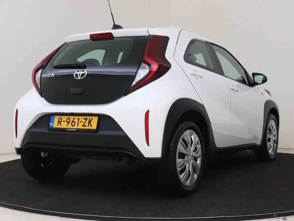 Toyota Aygo X 1.0 VVT-i MT Play uit 2023, foto 2