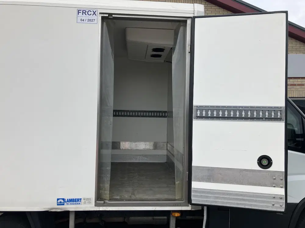 Iveco Daily 35C14H 2.3 345 uit 2021, foto 13