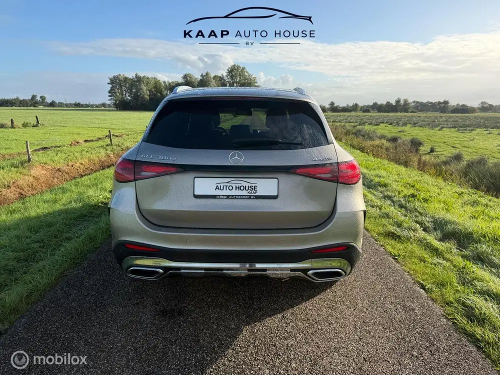 Mercedes-Benz GLC Mercedes GLC-klasse 300e 4MATIC AMG-LINE A uit 2023, foto 11