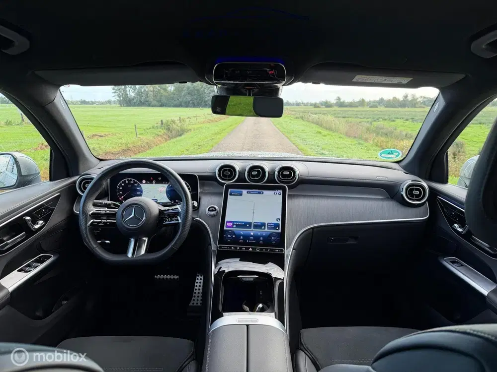 Mercedes-Benz GLC Mercedes GLC-klasse 300e 4MATIC AMG-LINE A uit 2023, foto 3