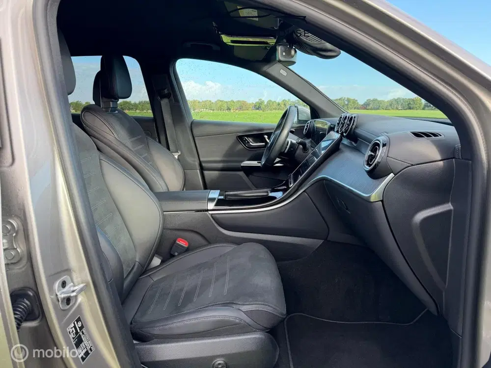 Mercedes-Benz GLC Mercedes GLC-klasse 300e 4MATIC AMG-LINE A uit 2023, foto 8