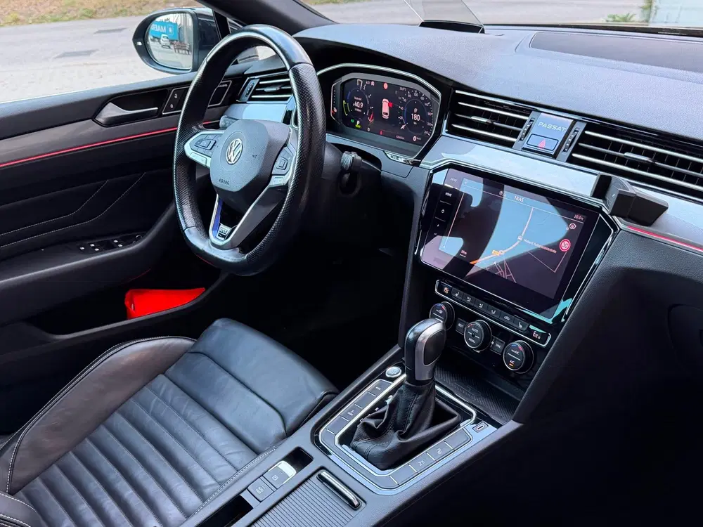 Volkswagen Passat 1.4 TSI PHEV GTE uit 2020, foto 15