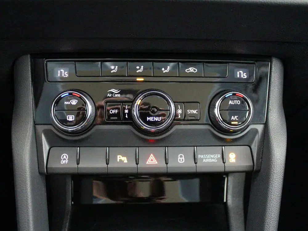 Skoda Karoq 1.0 TSI Business Edition uit 2022, foto 13