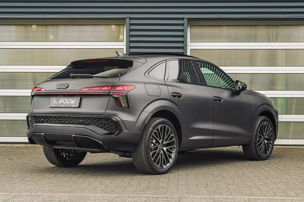 Audi Q3 1.5 e-hybrid 272pk S Edition uit 2026, foto 2