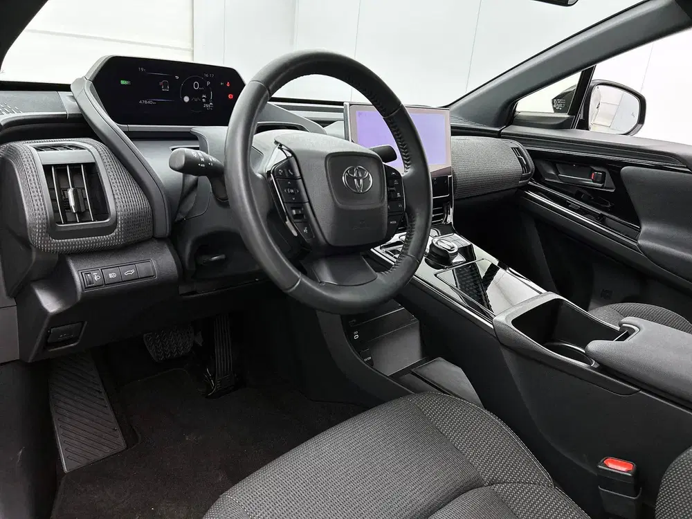 Toyota bZ4X Dynamic 71 kWh uit 2023, foto 14
