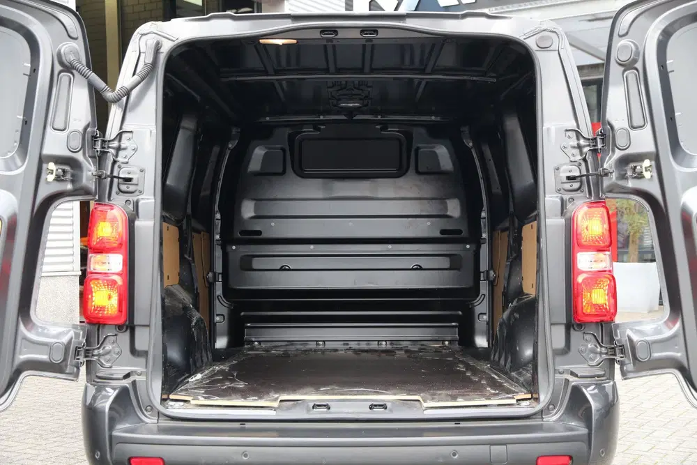 Citroën Jumpy 2.0 BlueHDI 180 uit 2024, foto 4