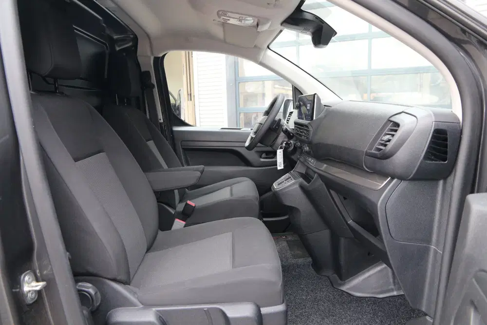 Citroën Jumpy 2.0 BlueHDI 180 uit 2024, foto 9