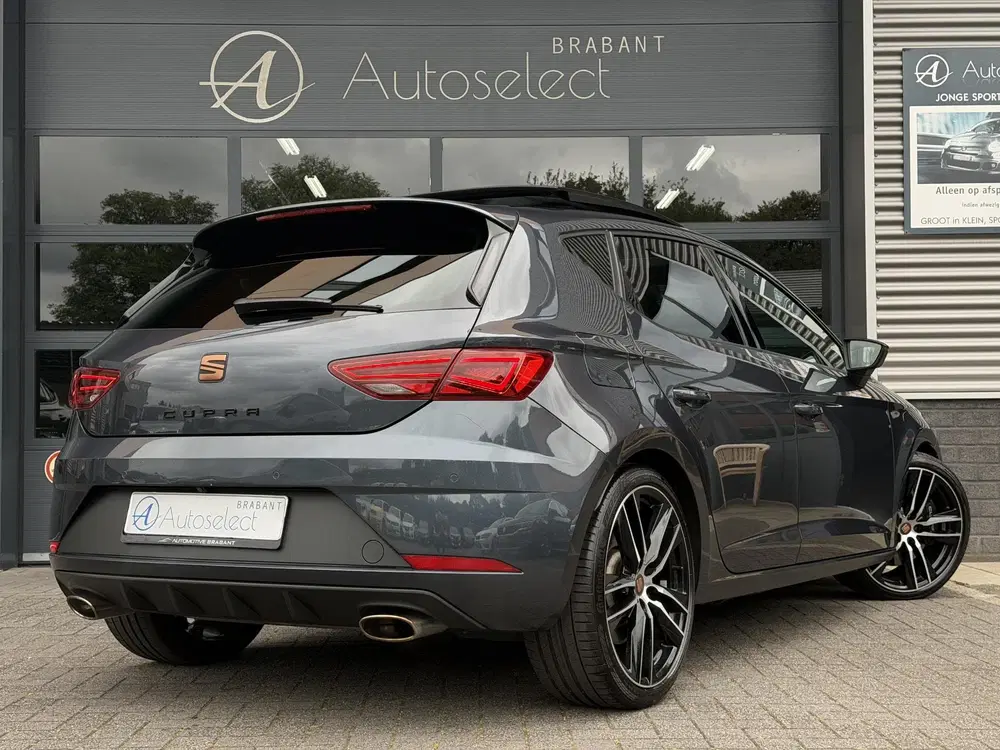 SEAT Leon 2.0 TSI CUPRA Panorama uit 2020, foto 3
