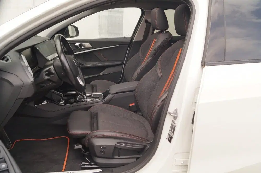 BMW 1-serie 118i Sportline Business Edition -PANO-ECC uit 2022, foto 7