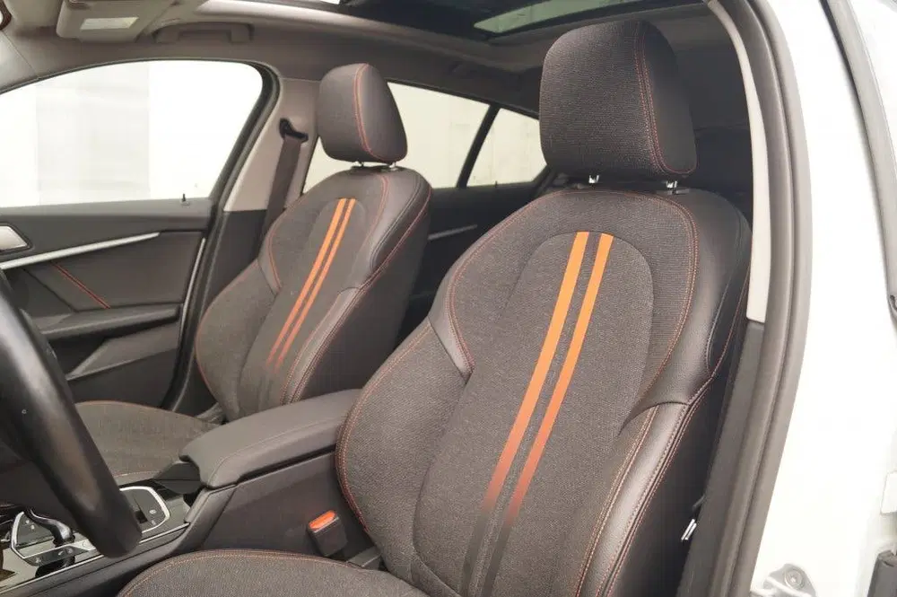 BMW 1-serie 118i Sportline Business Edition -PANO-ECC uit 2022, foto 9