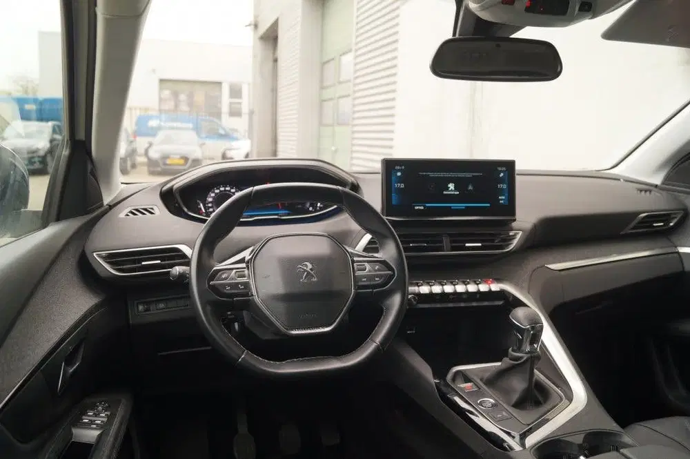Peugeot 5008 1.2 PureTech Allure Pack Business 7-persoo uit 2022, foto 10