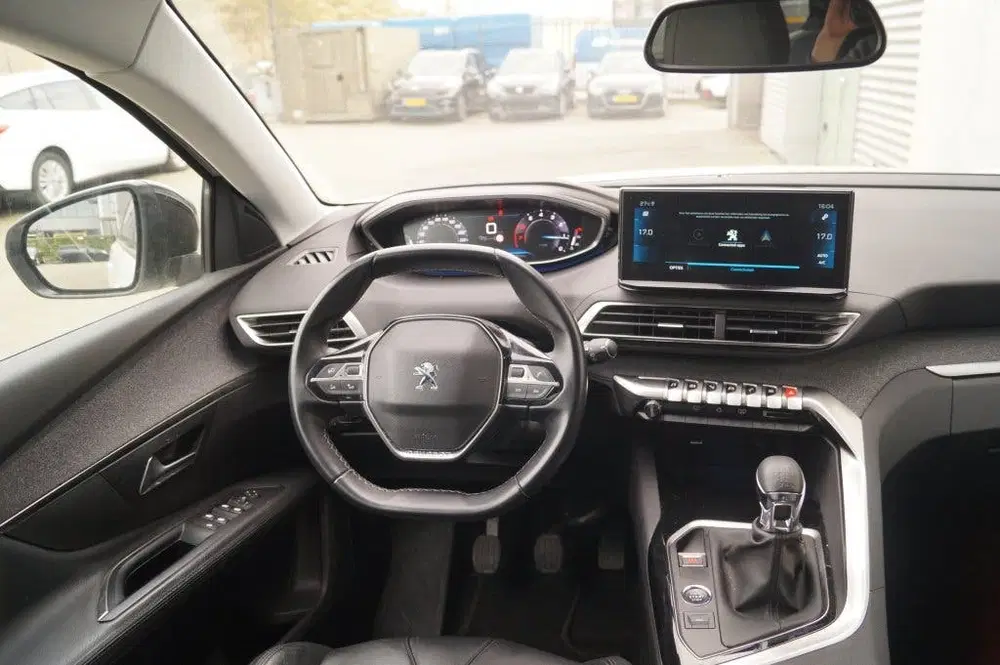 Peugeot 5008 1.2 PureTech Allure Pack Business 7-persoo uit 2022, foto 11