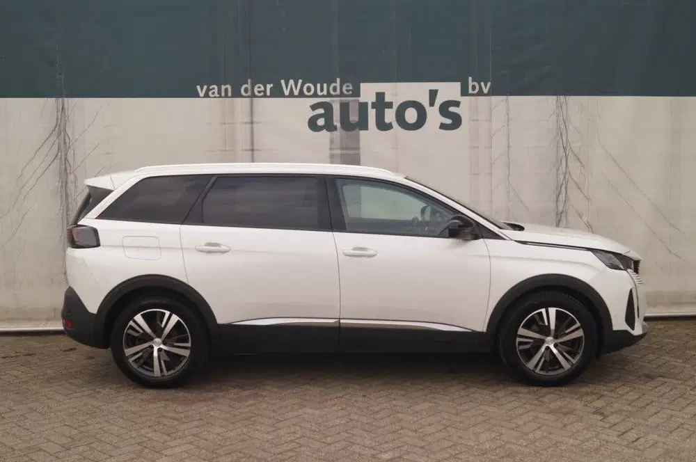 Peugeot 5008 1.2 PureTech Allure Pack Business 7-persoo uit 2022, foto 2