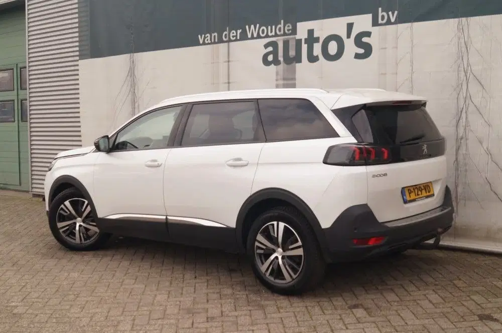 Peugeot 5008 1.2 PureTech Allure Pack Business 7-persoo uit 2022, foto 6