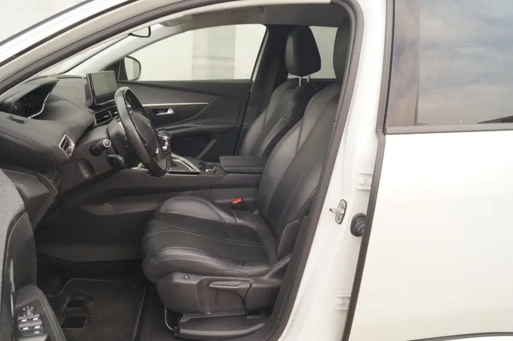 Peugeot 5008 1.2 PureTech Allure Pack Business 7-persoo uit 2022, foto 7
